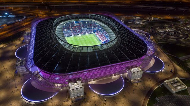 Stadiumet e Katar, rreth 500 punëtorë kanë…
