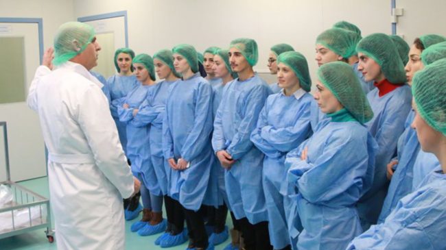 Studentët e mjekësisë “me sytë” jashtë shtetit:…
