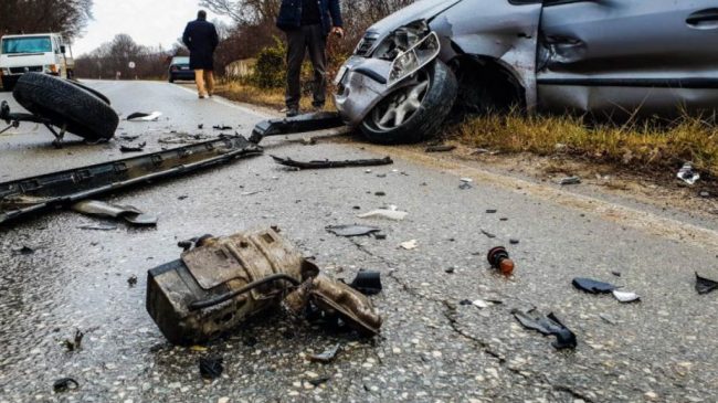 Përplasen dy makina në aksin Lezhë-Shkodër, plagoset…