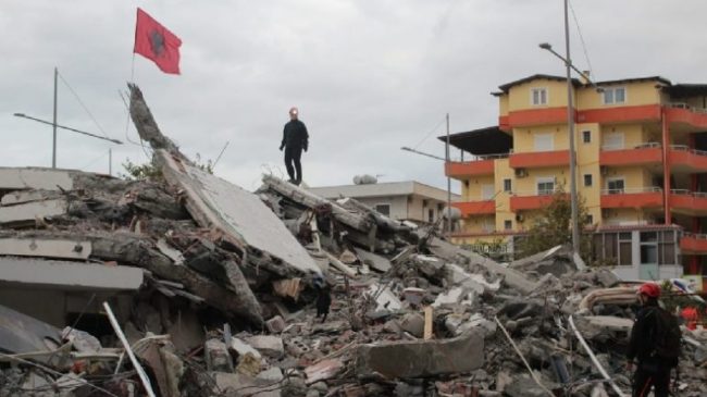 26 nëntori, tre vite nga tërmeti tragjik
