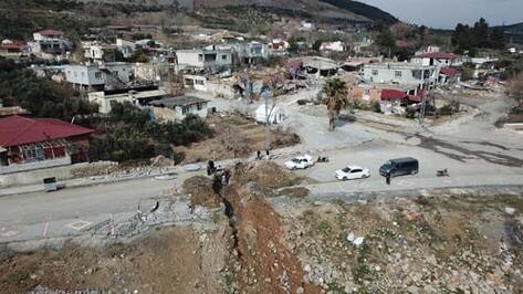 Tërmeti apokaliptik shkatërroi fshatin me 200 shtëpi/…