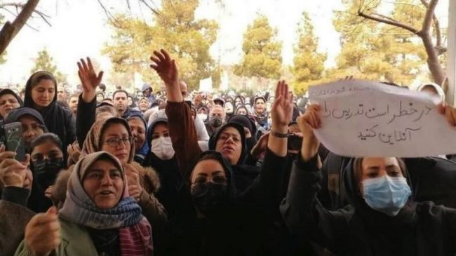 Iran/ Helmohen 700 nxënëse me gaz toksik