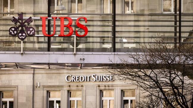 Zvicër/ Banka UBS blen për 2 mld…