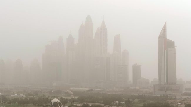 VIDEO/ Stuhia masive e rërës në Dubai…
