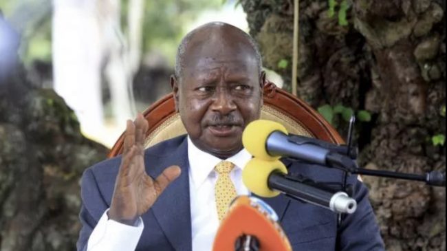Presidenti i Ugandës i bën thirrje Afrikës:…