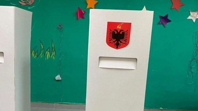Zgjedhjet lokale në Shqipëri/ Ekspertët: Garë imazhesh…