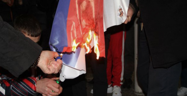 Djegia e flamurit serb në Tiranë, Beogradi&hellip;