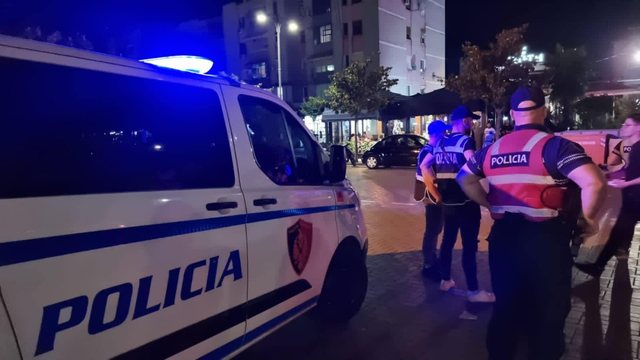 Vjedhje në Prush të Tiranës, grabitësit shkëmbejnë…