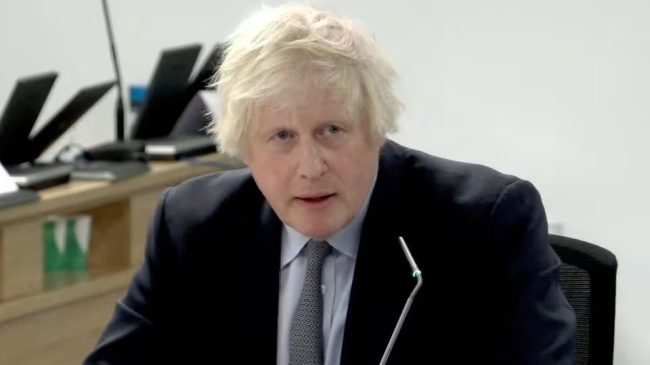 Ish-kryeministri Boris Johnson dëshmon për pandeminë covid-19…