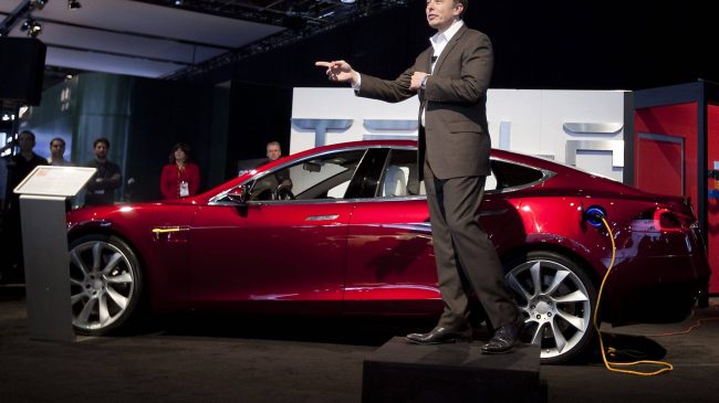 Defekt në sistemin “Autopilot”, Tesla tërheq mbrapsht&hellip;