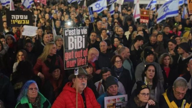 Protestë në Tel Aviv, izraelitët kërkojnë dorëheqjen…