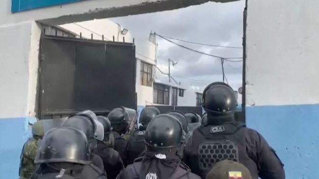 Trazirat në Ekuador, lirohen policët e burgjeve…