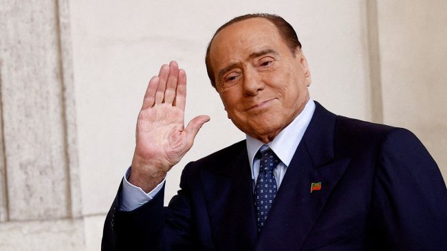 Iluzionisti: Komunikoj me Berlusconin në botën e…