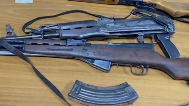 Kishte armë dhe lëndë narkotike, arrestohet një&hellip;