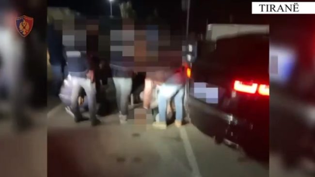 Trafik armësh nga Shkodra në Tiranë, arrestohen…