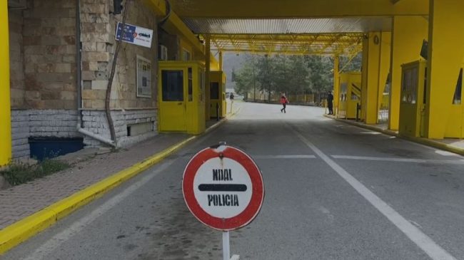 “Paralizohet” qarkullimi Shqipëri-Greqi, protestat e sindikatave mbyllin&hellip;