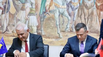 Shqipëria dhe Kosova më afër, nënshkruhet marrëveshja…