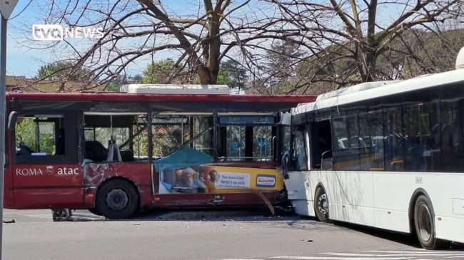 Aksident mes dy autobusëve në Monte Mario:&hellip;