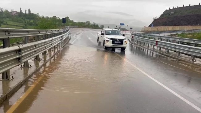 Shiu përmbyt rrugën e Arbrit, në Bajpasin…