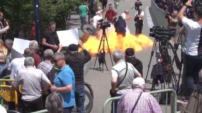 AMA reagon për hedhjen e molotovit para&hellip;