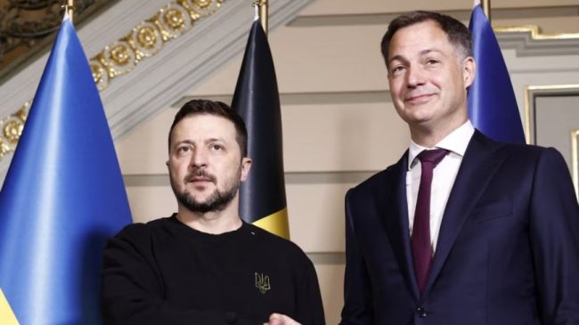 Ushtria ruse shton agresionin, Zelensky nënshkruan marrëveshje&hellip;