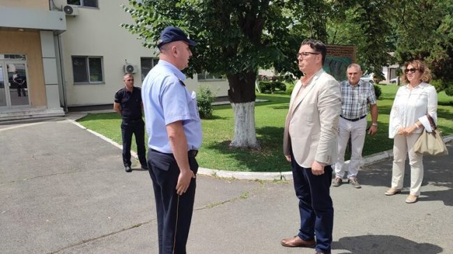 Ministri i ri i Drejtësisë viziton burgun&hellip;