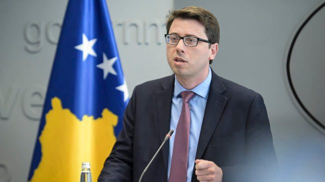 Hekuran Murati paralajmëron rritjen e pagës minimale,&hellip;
