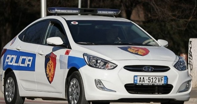 Kalonte emigrantët drejt Malit të Zi kundrejt&hellip;