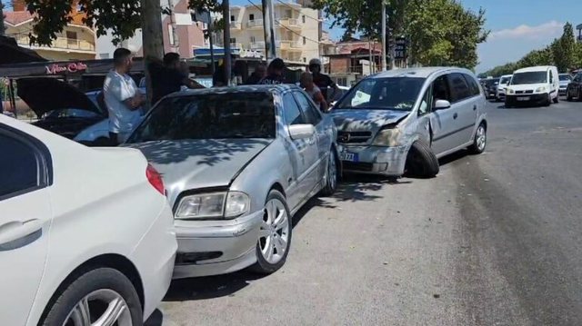 Po dërgonte fëmijën në spital, shoferi shkakton&hellip;