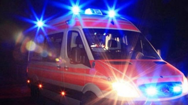 Makina përplas të moshuarin që po lëvizte&hellip;