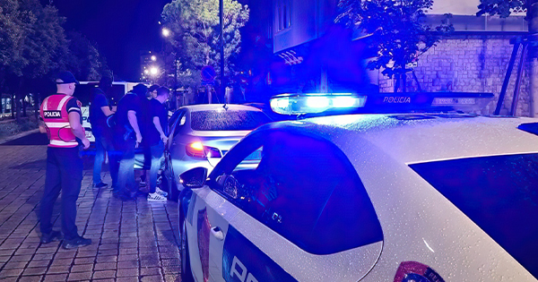 U ankua për zhurmën e lokalit, 6&hellip;