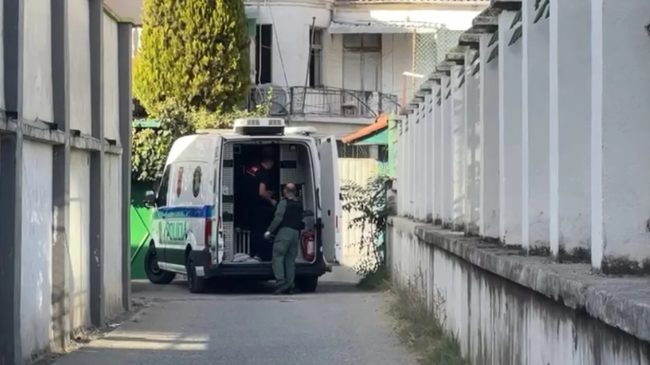 Gjendet një granatë në një pallat në&hellip;