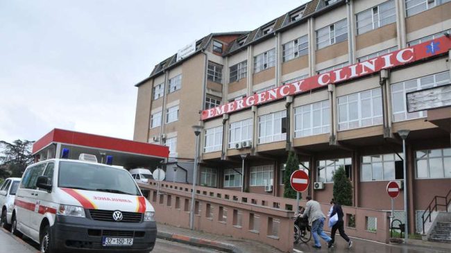 Vdes në QKUK gruaja që u lëndua&hellip;
