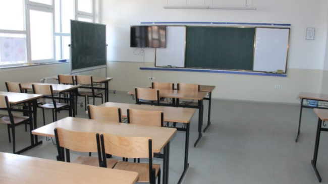Mbi 1 mijë e 300 nxënës në&hellip;