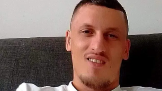 “U ndodh në kohën dhe vendin e&hellip;