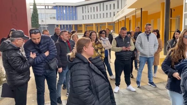 Për një nxënës më pak, hiqet oficeri&hellip;