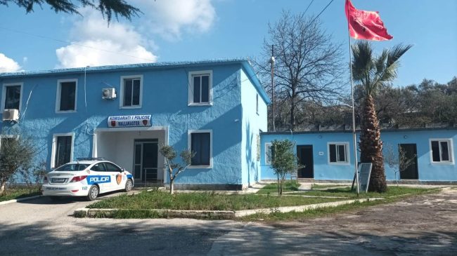 Jetonin vetëm, dy vëllezërit e moshuar gjenden&hellip;