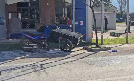 20-vjeçari përplas për vdekje drejtuesin e triçiklit&hellip;