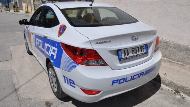 Vodhën çantën me para të klientit në&hellip;