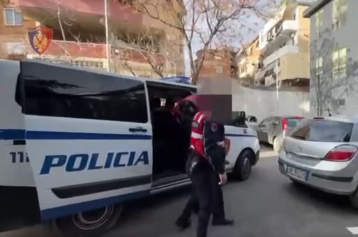 Përndoqi dhe kreu veprime të turpshme ndaj&hellip;