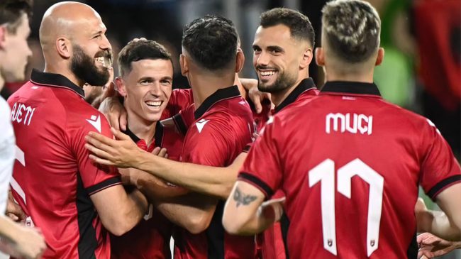 Beteja për ëndrrën, Shqipëria sfidon “Tre Luanët”&hellip;