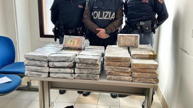 Shqiptari kapet me 105 kg kokainë në&hellip;