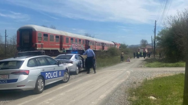 Treni përplas makinën në Kosovë, një viktimë&hellip;