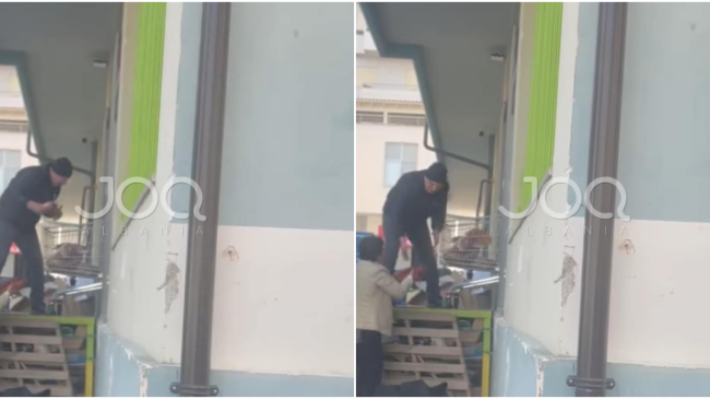 Vlorë/ E moshuara nxjerr sallamet nga çanta&hellip;