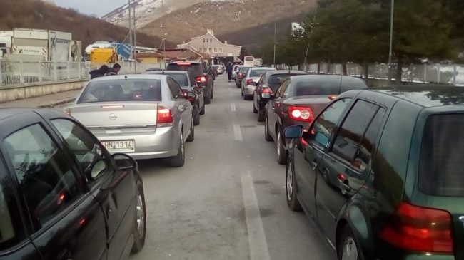 Një ditë para pashkëve, fluks njerëzish në&hellip;