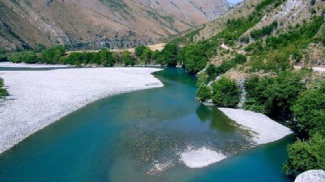 Gjendet një trup i pajetë në lumin&hellip;