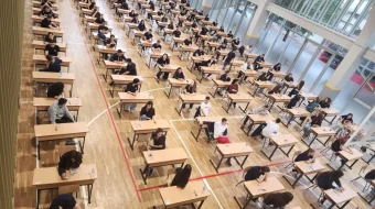 Prova vendimtare në Maturën Shtetërore: Maturantët përballen&hellip;