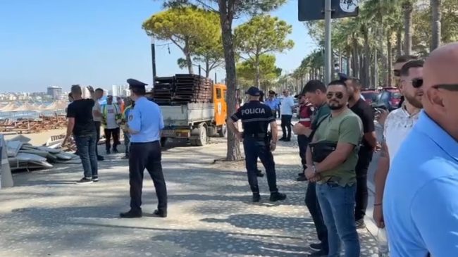 Plazhet publike në Vlorë nuk janë pronë&hellip;