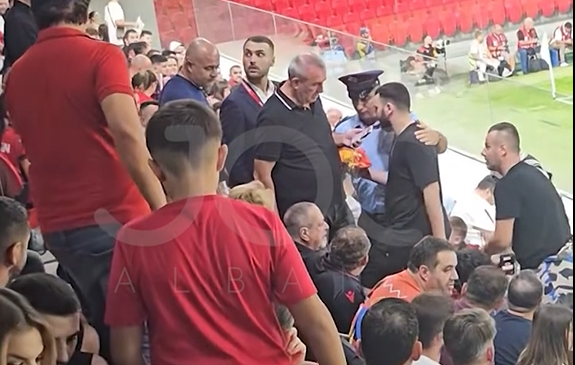Ndodh në “Air Albania”, policia shoqëron tifozin&hellip;