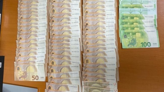 Dogana kap mjete të padeklaruara mbi 10&hellip;